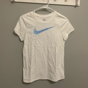 White nike t-shirt